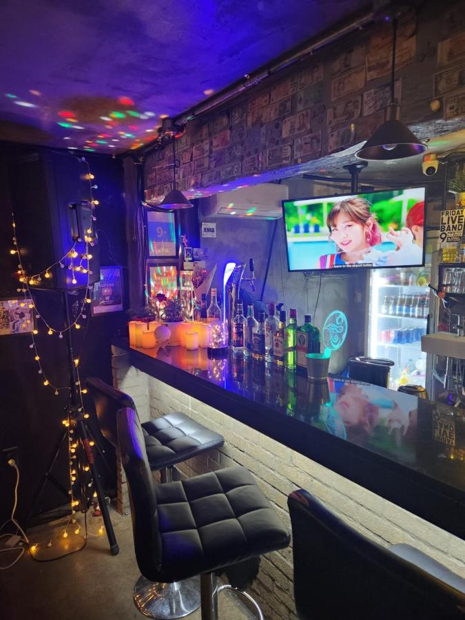 סיאול Inno Guesthouse & Bar Hongdae מראה חיצוני תמונה