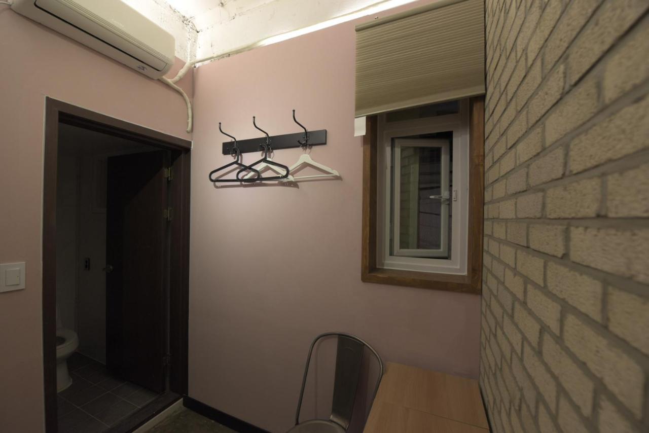 סיאול Inno Guesthouse & Bar Hongdae מראה חיצוני תמונה